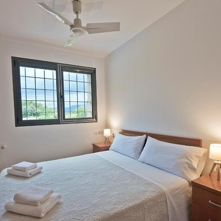 Hostal La Salut De Terrades Exteriör bild