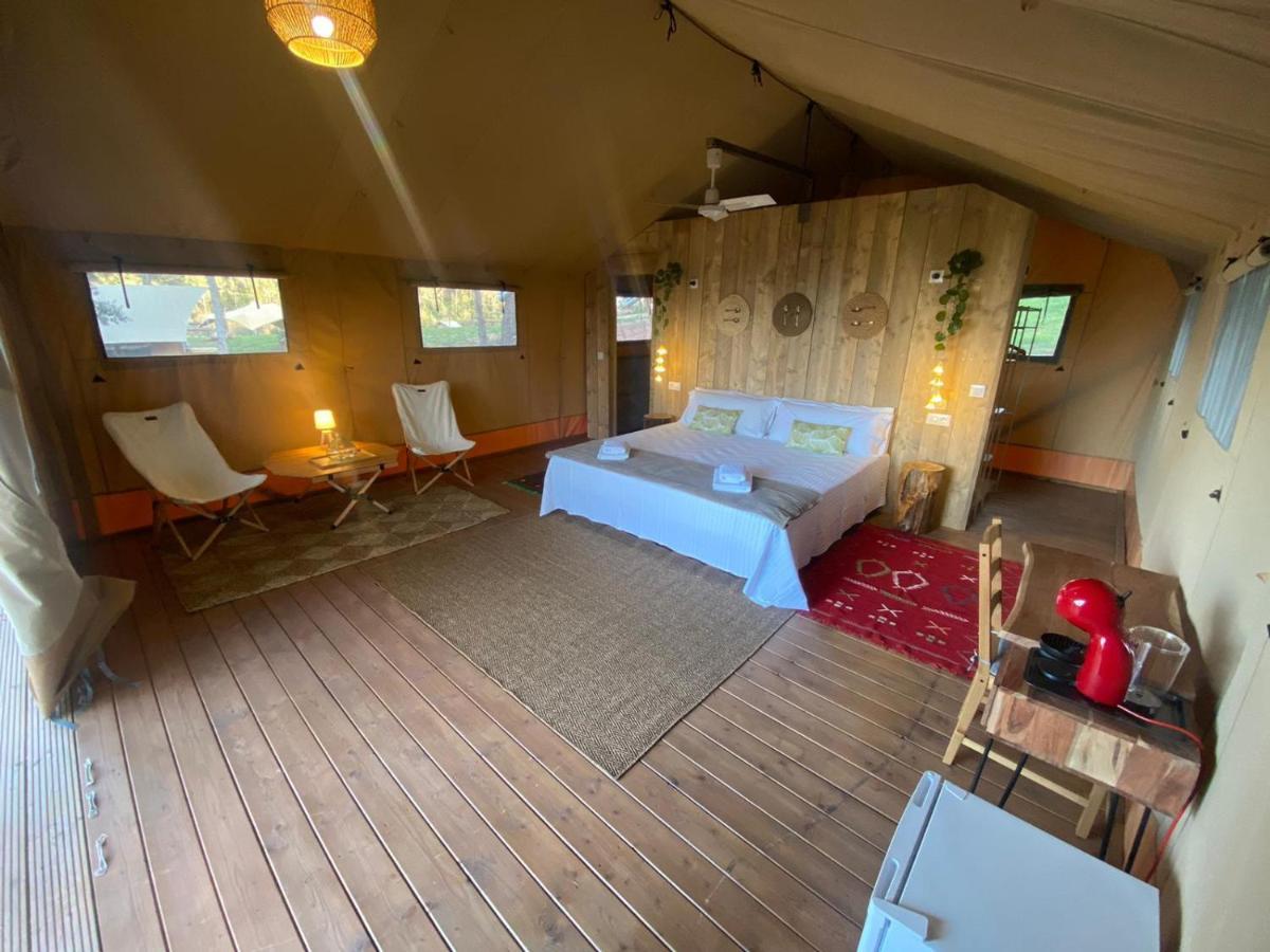 Hostal La Salut De Terrades Exteriör bild