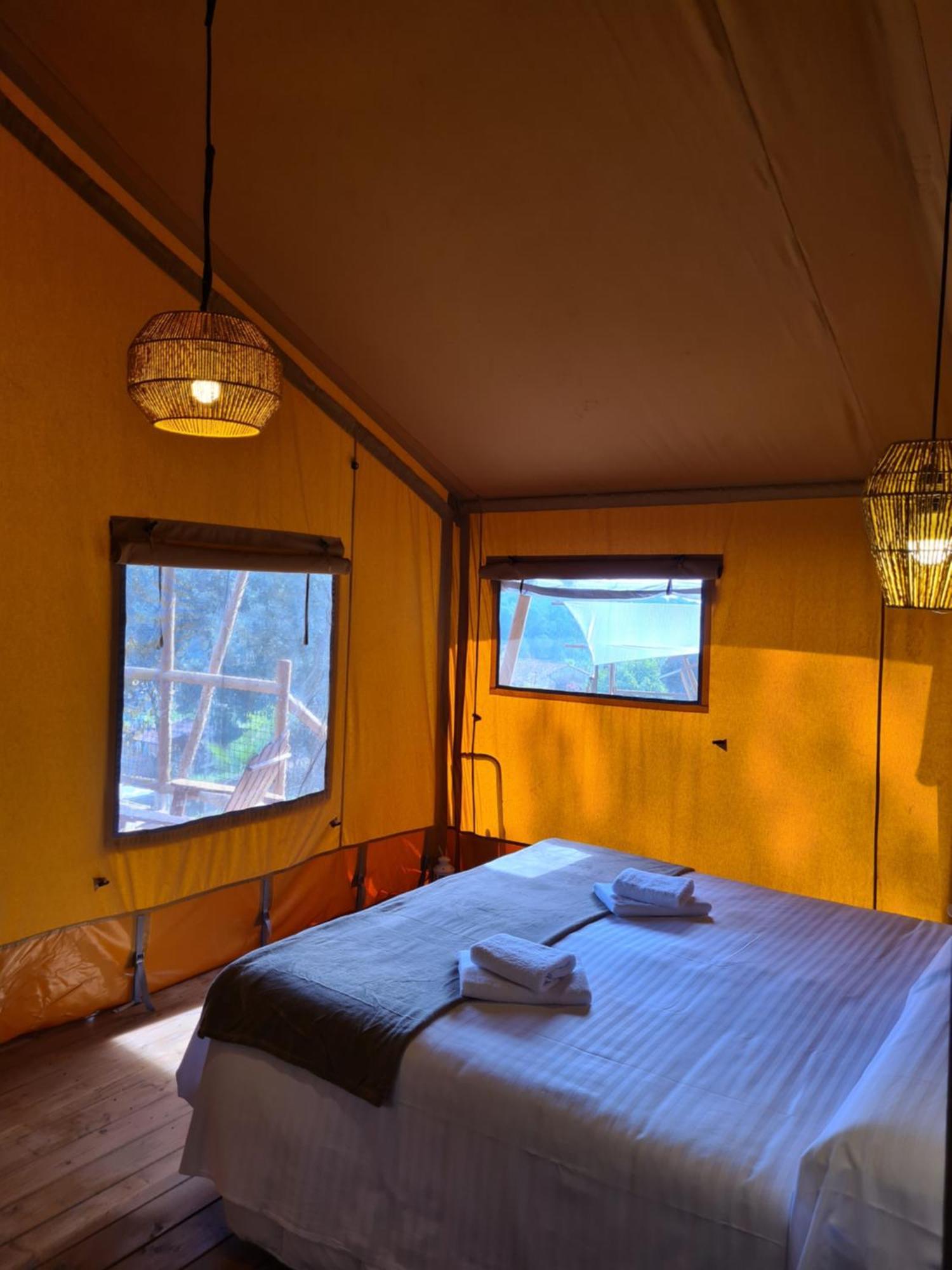 Hostal La Salut De Terrades Exteriör bild