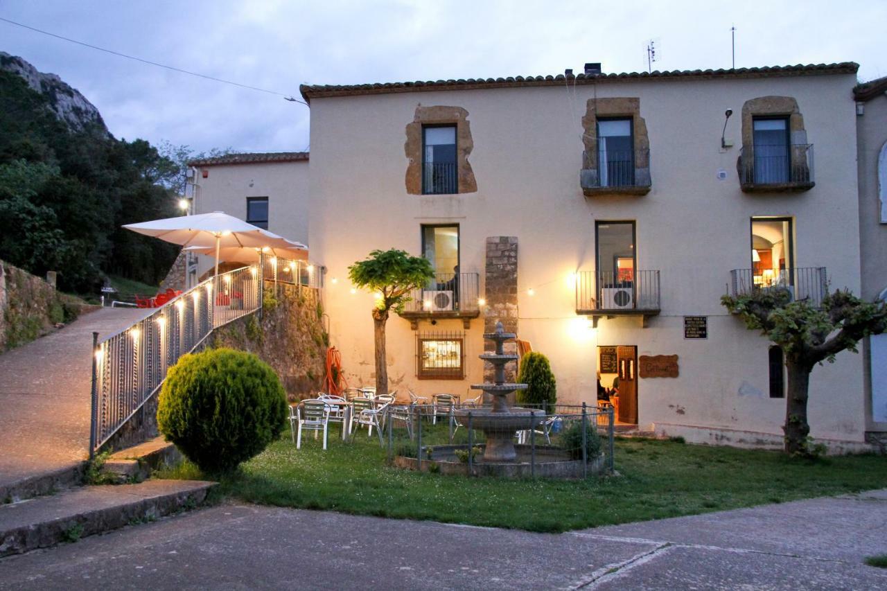 Hostal La Salut De Terrades Exteriör bild